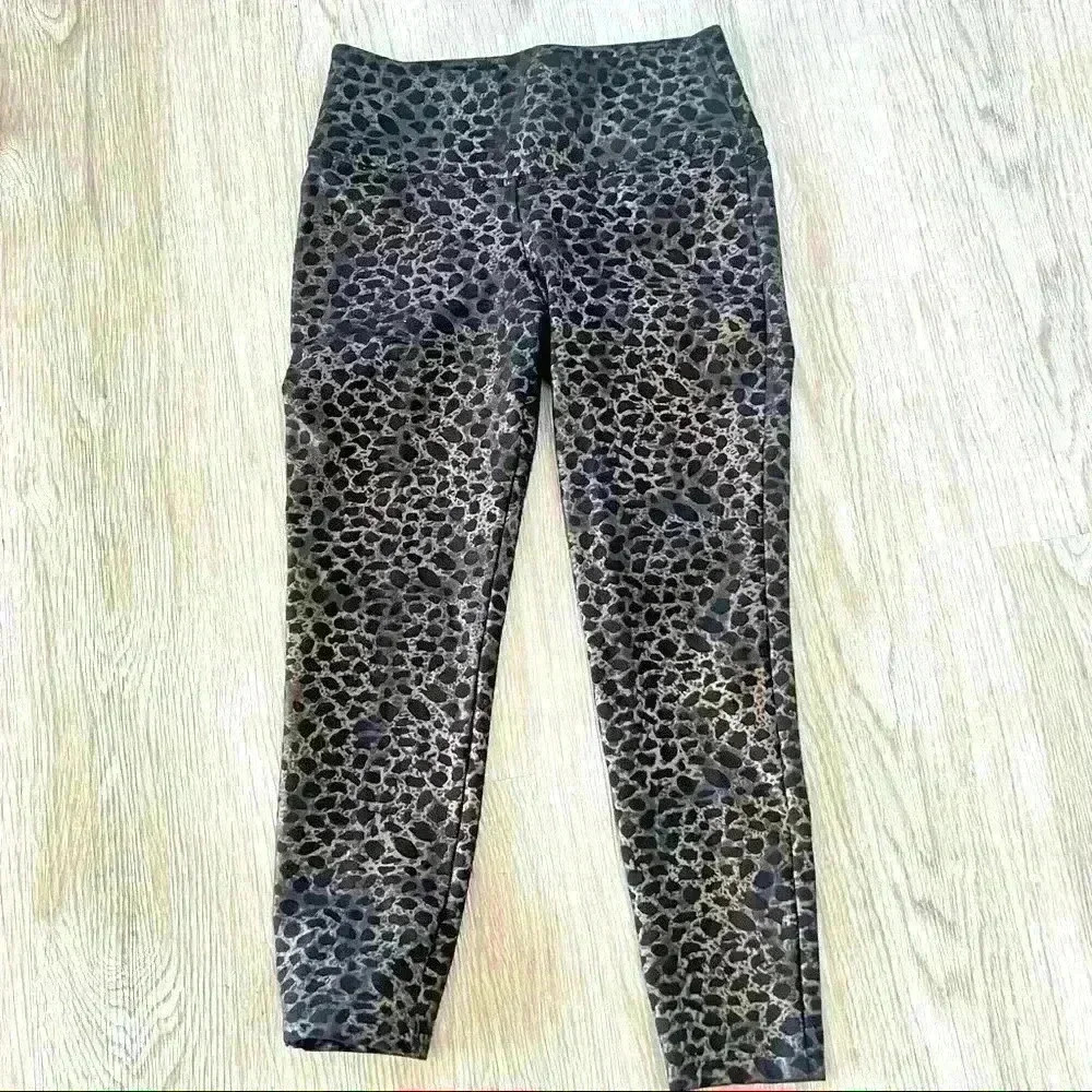 LUXE  SLIM GOLD ANIMAL PRINT LEGGINS SIZE SMALL